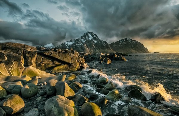 Quels sont les meilleurs itinéraires pour une randonnée dans les montagnes de l'Altaï en Mongolie?